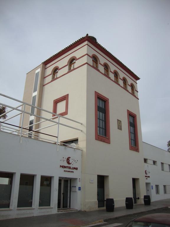Hostal Monteluna Rociana Exterior photo